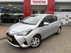 Grijs Gebruikt 2017 Toyota Yaris Hatchback | € 14.450