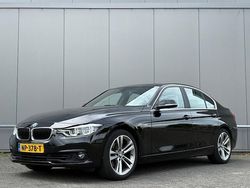 Zwart Gebruikt 2017 BMW 318 Sedan | € 15.250 (Eerlijke prijs)