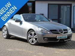 Grijs, metallic lak Gebruikt 2008 Mercedes SLK200 Prestige Cabriolet | € 15.960 (Iets duurder)