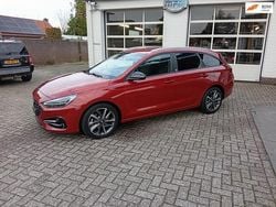 Rood Gebruikt 2021 Hyundai i30 Comfort Stationwagen | € 16.950 (Goede deal)