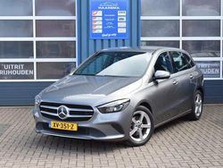Grijs Gebruikt 2019 Mercedes B180 Premium MPV | € 21.999 (Eerlijke prijs)