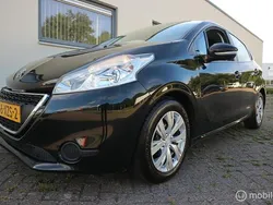 Zwart Gebruikt 2012 Peugeot 208 Active Hatchback | € 3.600 (Duur)