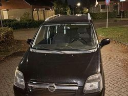 Zwart Gebruikt 2006 Opel Agila Cosmo MPV | € 1.650 (Eerlijke prijs)