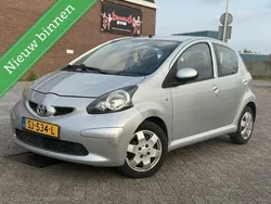 Grijs Gebruikt 2007 Toyota Aygo Hatchback | € 2.645 (Eerlijke prijs)