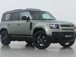 Groen Gebruikt 2024 Land Rover Defender Black Edition SUV | € 101.700 (Eerlijke prijs)