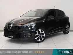 Zwart Gebruikt 2023 Renault Clio V Evolution Hatchback | € 16.495 (Eerlijke prijs)