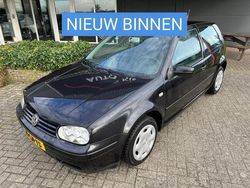 Zwart Gebruikt 2003 VW Golf IV R Hatchback | € 975 (Eerlijke prijs)