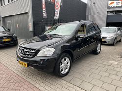 Zwart Gebruikt 2007 Mercedes ML320 SUV | € 9.999 (Eerlijke prijs)
