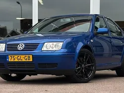 Blauw Gebruikt 2001 VW Bora Highline Sedan | € 4.994