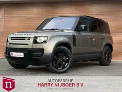 Groen, metallic lak Gebruikt 2021 Land Rover Defender Dynamic SUV | € 79.900 (Goede deal)