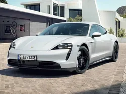 Carrarawit metallic Gebruikt 2023 Porsche Taycan Sedan | € 69.950 (Super prijs)