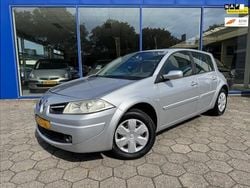 Grijs Gebruikt 2008 Renault Mégane III Business Hatchback | € 2.499 (Eerlijke prijs)
