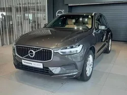 Grijs Gebruikt 2020 Volvo XC60 Momentum SUV | € 29.900 (Super prijs)