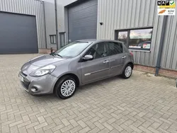 Grijs Gebruikt 2012 Renault Clio IV Authentique Hatchback | € 3.450 (Eerlijke prijs)