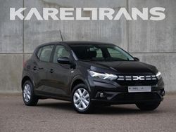 Zwart Gebruikt 2024 Dacia Sandero Expression Hatchback | € 15.950 (Goede deal)