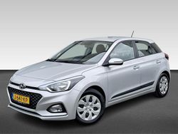 Licht grijs metallic Gebruikt 2020 Hyundai i20 Comfort Hatchback | € 17.430 (Goede deal)