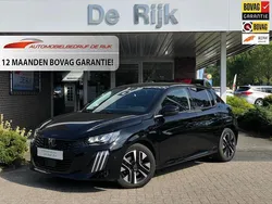 Zwart Gebruikt 2024 Peugeot 208 Allure Hatchback | € 19.995 (Eerlijke prijs)