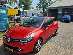 Rood Gebruikt 2015 Renault Clio GrandTour Dynamique Stationwagen | € 8.250 (Eerlijke prijs)