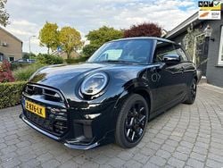 Zwart Gebruikt 2024 Mini John Cooper Works Hatchback | € 34.900 (Eerlijke prijs)