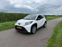 Wit Gebruikt 2022 Toyota Aygo Play Hatchback | € 13.580 (Super prijs)