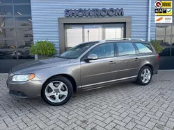 Bruin Gebruikt 2008 Volvo V70 Stationwagen | € 9.985 (Eerlijke prijs)