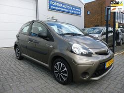 Bruin Gebruikt 2014 Toyota Aygo Hatchback | € 4.950 (Iets duurder)