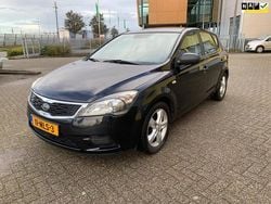Zwart Gebruikt 2010 Kia Ceed Hatchback | € 2.950 (Goede deal)