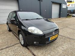 Zwart Gebruikt 2009 Fiat Grande Punto Lusso Hatchback | € 2.499 (Eerlijke prijs)