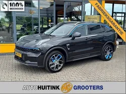 Zwart, metallic lak Gebruikt 2023 Lynk & Co 01 SUV | € 28.990 (Eerlijke prijs)