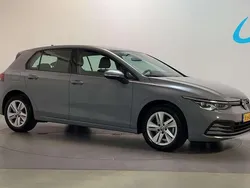 Grijs Gebruikt 2021 VW Golf VIII Business Hatchback | € 22.450 (Eerlijke prijs)