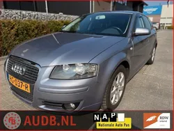 Grijs, metallic lak Gebruikt 2005 Audi A3 Sportback Attraction Hatchback | € 2.150 (Goede deal)
