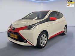 Wit Gebruikt 2017 Toyota Aygo X-play Hatchback | € 5.750 (Eerlijke prijs)