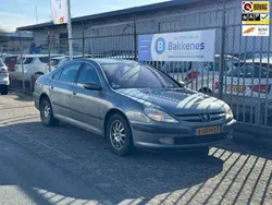 Grijs Gebruikt 2004 Peugeot 607 Sedan | € 995