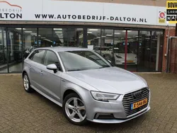 Grijs, metallic lak Gebruikt 2018 Audi A3 Sportback e-tron Sport Sedan | € 16.950 (Iets duurder)