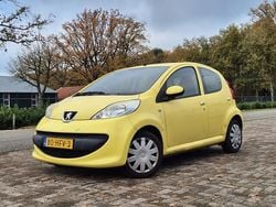 Geel Gebruikt 2008 Peugeot 107 Hatchback | € 1.199 (Goede deal)