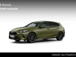 Groen Nieuw 2025 BMW 120 Sport Line Hatchback | € 55.485 (Iets duurder)