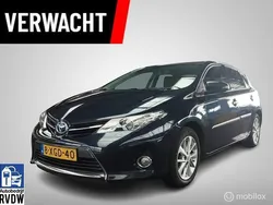 Grijs Gebruikt 2014 Toyota Auris Hatchback | € 9.750 (Goede deal)
