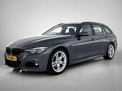 Grijs, metallic lak Gebruikt 2019 BMW 318 M Sport Stationwagen | € 17.945 (Eerlijke prijs)