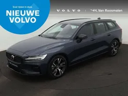 Blauw, metallic lak Nieuw 2024 Volvo V60 Plus Stationwagen | € 60.690