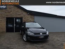 Zwart, andere lak Gebruikt 2014 VW Golf VII Highline Stationwagen | € 8.900 (Goede deal)