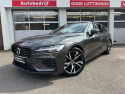 Grijs Gebruikt 2022 Volvo V60 R-Design Stationwagen | € 35.945 (Super prijs)