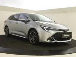 Zilver Gebruikt 2024 Toyota Corolla Hybrid Edition Stationwagen | € 30.499 (Eerlijke prijs)