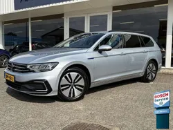 Grijs Gebruikt 2023 VW Passat Business Stationwagen | € 30.995 (Goede deal)
