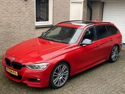 Rood Gebruikt 2013 BMW 330 Executive Stationwagen | € 15.000 (Iets duurder)