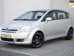 Grijs, metallic lak Gebruikt 2007 Toyota Verso Sol MPV | € 3.699 (Eerlijke prijs)