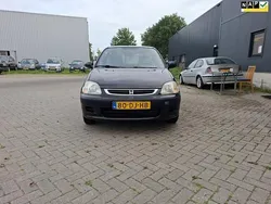Zwart Gebruikt 1999 Honda Logo Hatchback | € 1.350