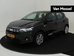 Zwart Gebruikt 2024 Dacia Sandero Expression Hatchback | € 18.430 (Eerlijke prijs)