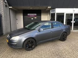 Grijs Gebruikt 2007 VW Jetta Comfortline Sedan | € 2.199 (Eerlijke prijs)