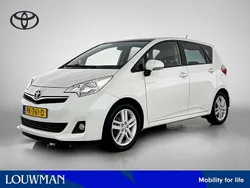 Wit parelmoer Gebruikt 2014 Toyota Verso-S Limited MPV | € 9.950 (Eerlijke prijs)