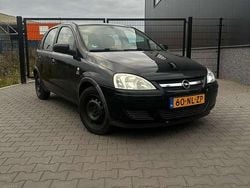 Zwart Gebruikt 2003 Opel Corsa Hatchback | € 800 (Eerlijke prijs)